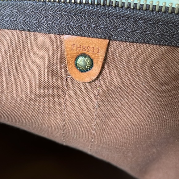 Authentic Vintage '80s LOUIS VUITTON Keepall Luggage Bag - Picture 15 of 17